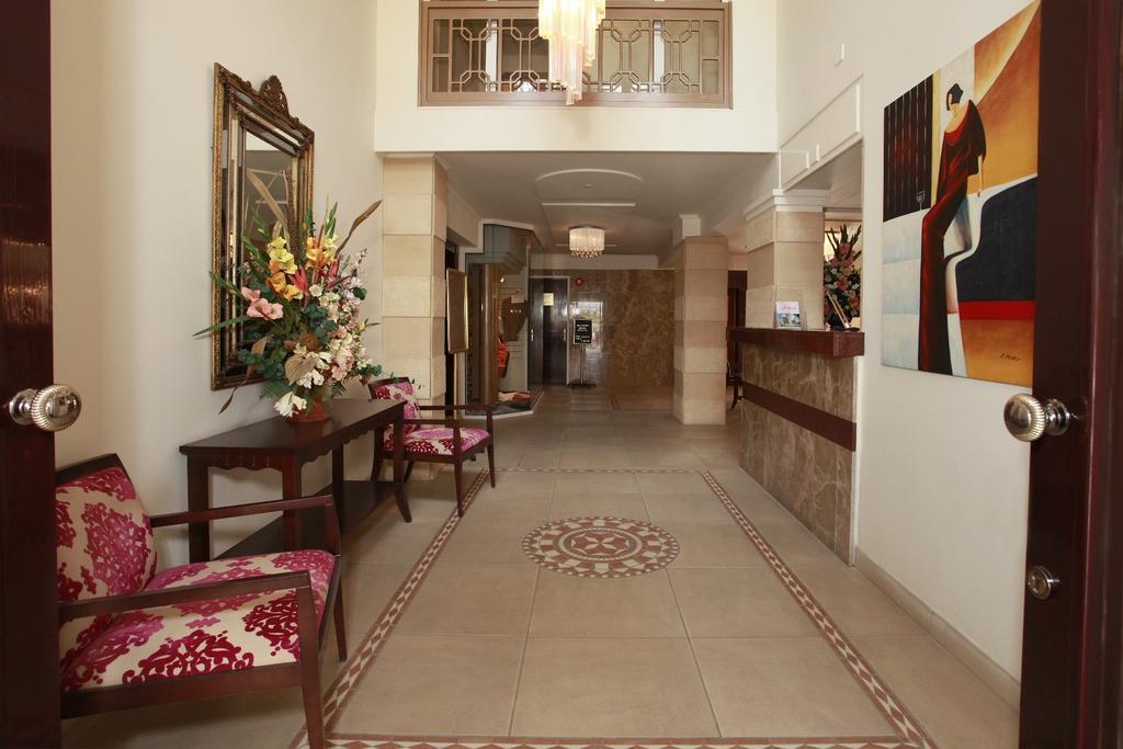 Jasmine Hotel Apartments Limasol Buitenkant foto