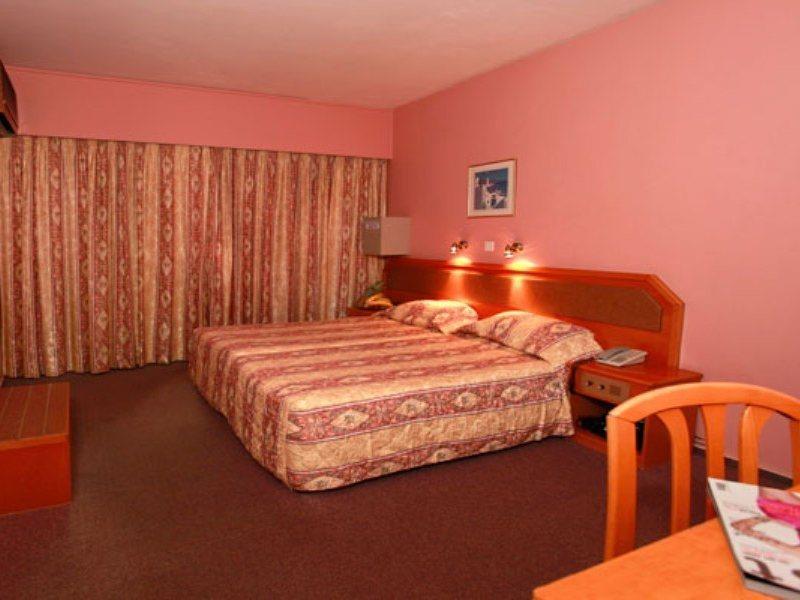 Jasmine Hotel Apartments Limasol Buitenkant foto
