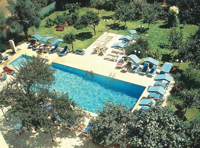 Jasmine Hotel Apartments Limasol Buitenkant foto