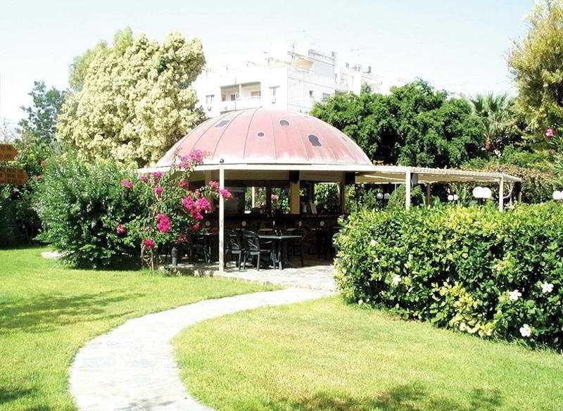 Jasmine Hotel Apartments Limasol Buitenkant foto